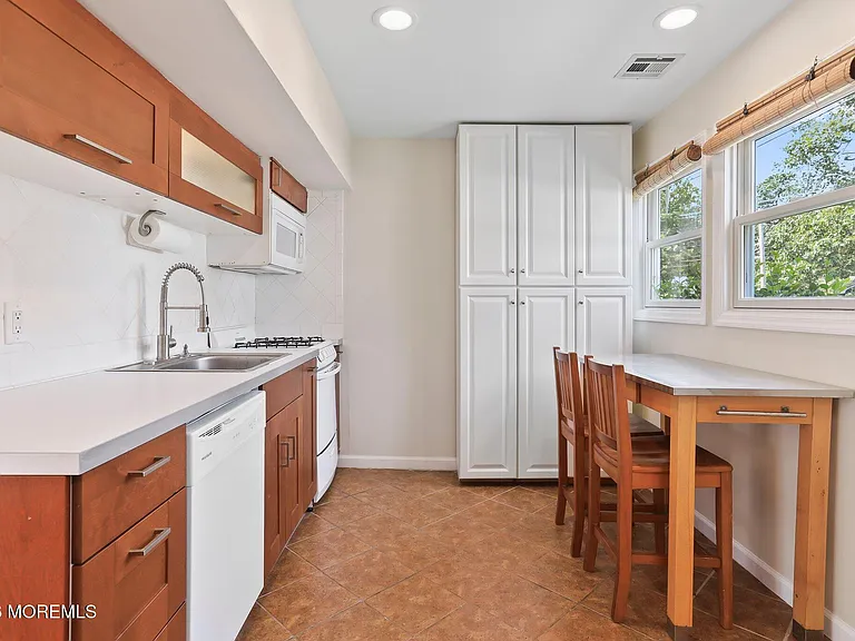 477 Glenwood Ave — Photo 18