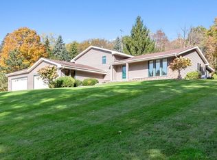 7310 Hollow Dr, Lake Geneva, WI 53147
