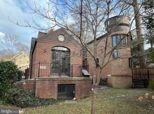 8904 Grant St, Bethesda, MD 20817