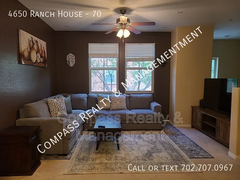 Fully Furnished 3-Story Townhome Located In A Gated Community. — Photo 3
