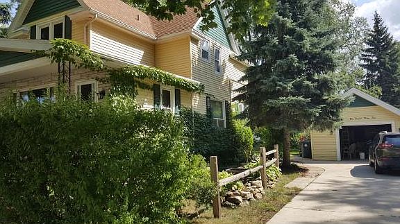 2nd image of 224 E Cotton St