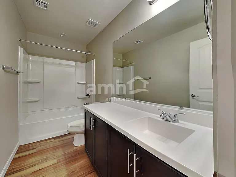 20740 W Thomas Rd — Photo 15