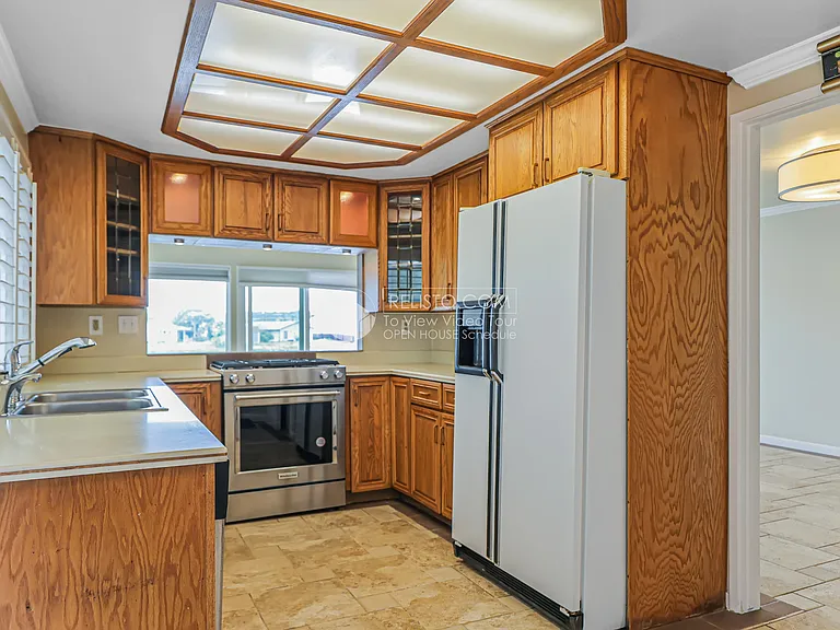 448 Fathom Dr — Photo 4