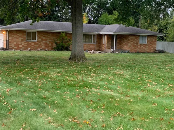 2310 Lathrop St, South Bend, IN 46628