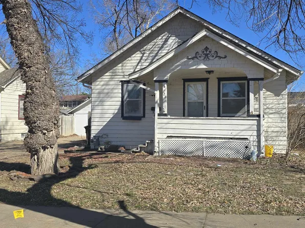 721 S 11th St, Salina, KS 67401