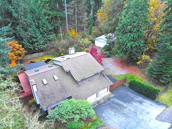 2nd image of 25435 SE Mirrormont Dr