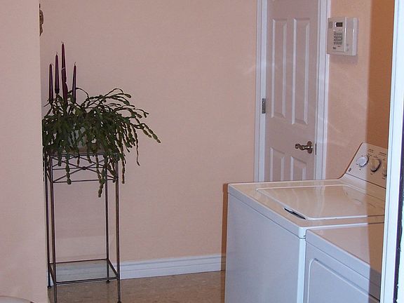 LAUNDRY ROOM 1