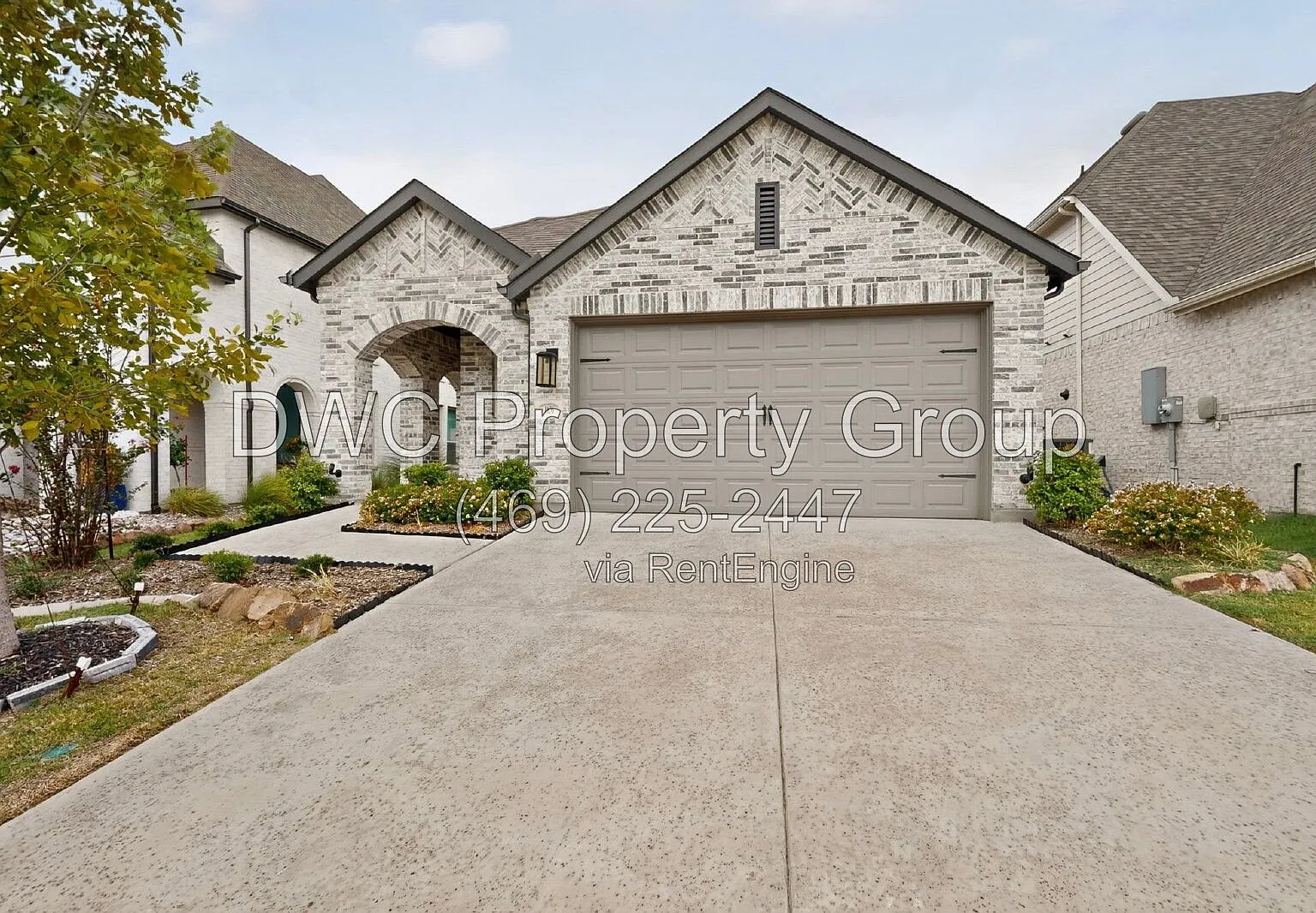 3 bed, 2.0 bath, 1598 sqft, $2,000 — Photo 2
