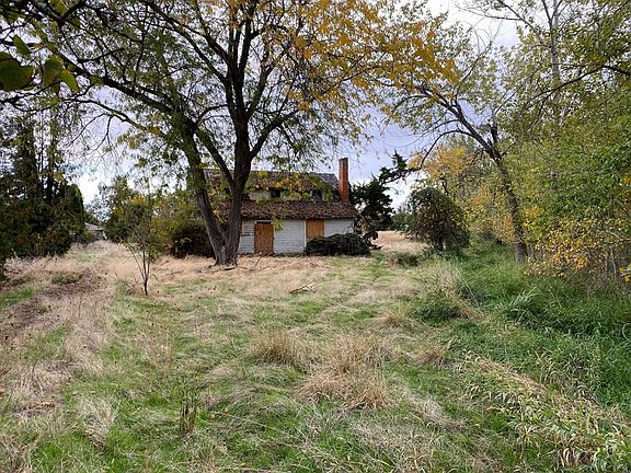 2nd image of 2035 Pleasant St