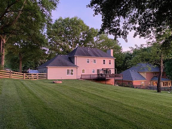 3rd image of 3849 Wentworth Ln SW