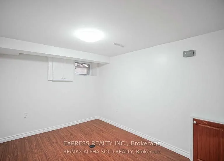 932 Ossington Ave #LOWER — Photo 1