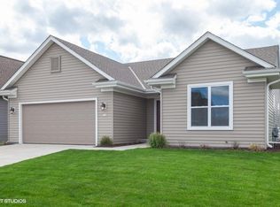 318 Reeds Dr, West Bend, WI 53095