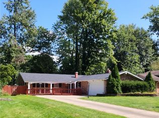 5015 Hampton Dr, North Olmsted, OH