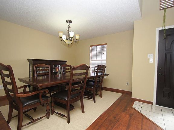 4th image of 1036 Lakeview Ct