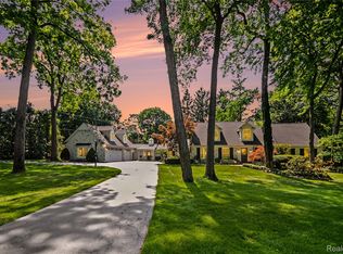 3780 Squirrel Rd, Bloomfield Hills, MI 48304