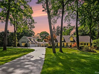 3780 Squirrel Rd, Bloomfield Hills, MI, 48304