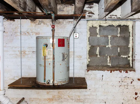 252 Monticello Avenue image 2 of 24