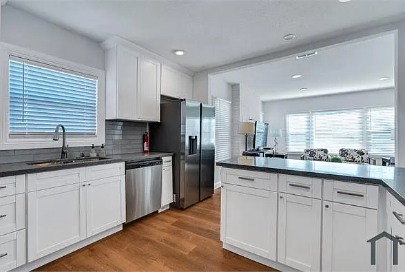 3 bed, $3,850 — Photo 4