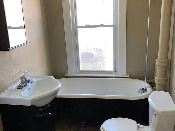 5th image of 1749 Wordsworth Ave APT 3