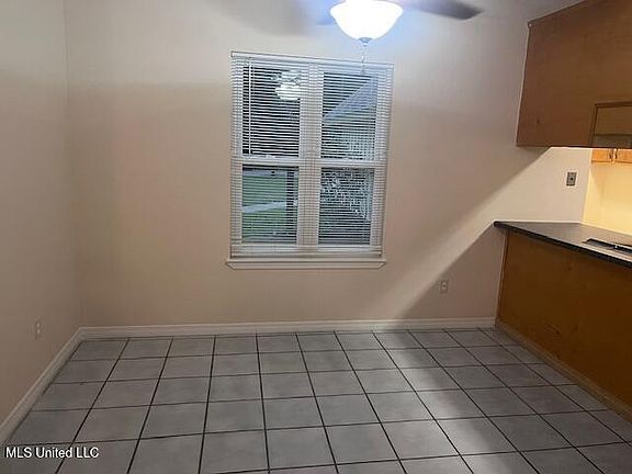 5th image of 1223 King Henry Dr
