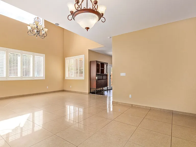 1477 Rancho Ridge Dr — Photo 8