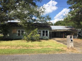 310 W 3rd St, Iowa, LA 70647