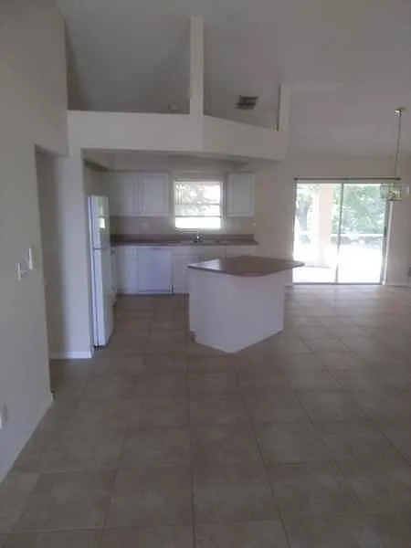 4 bed, 1713 sqft, $1,900 — Photo 2