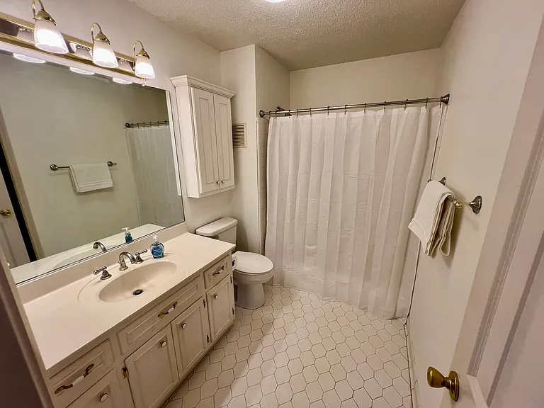 605 Regent Rd — Photo 26