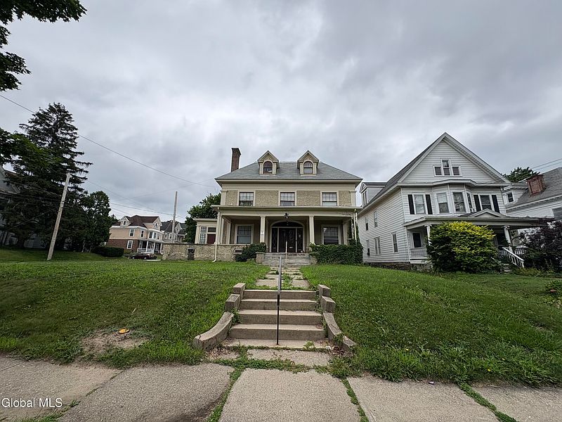 4th image of 1114 Union Street