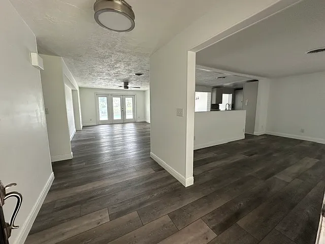1405 Stewart Blvd — Photo 6