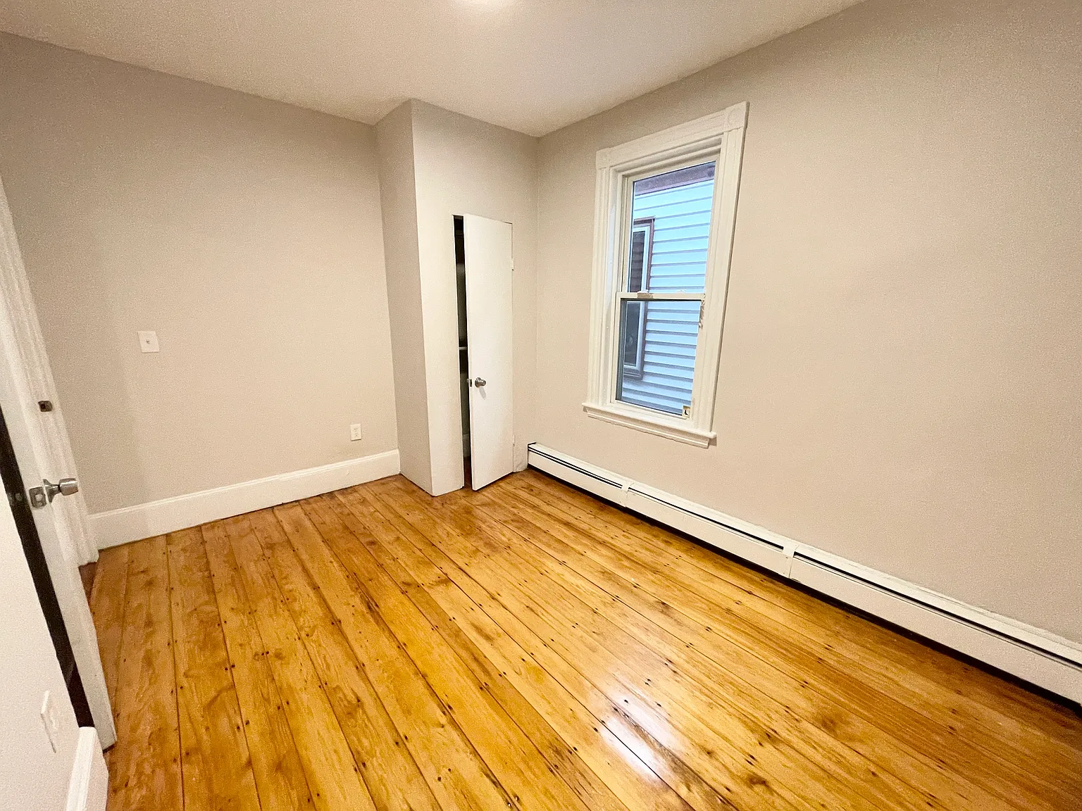 3 bed, 1.5 bath, 1200 sqft, $4,900 — Photo 4