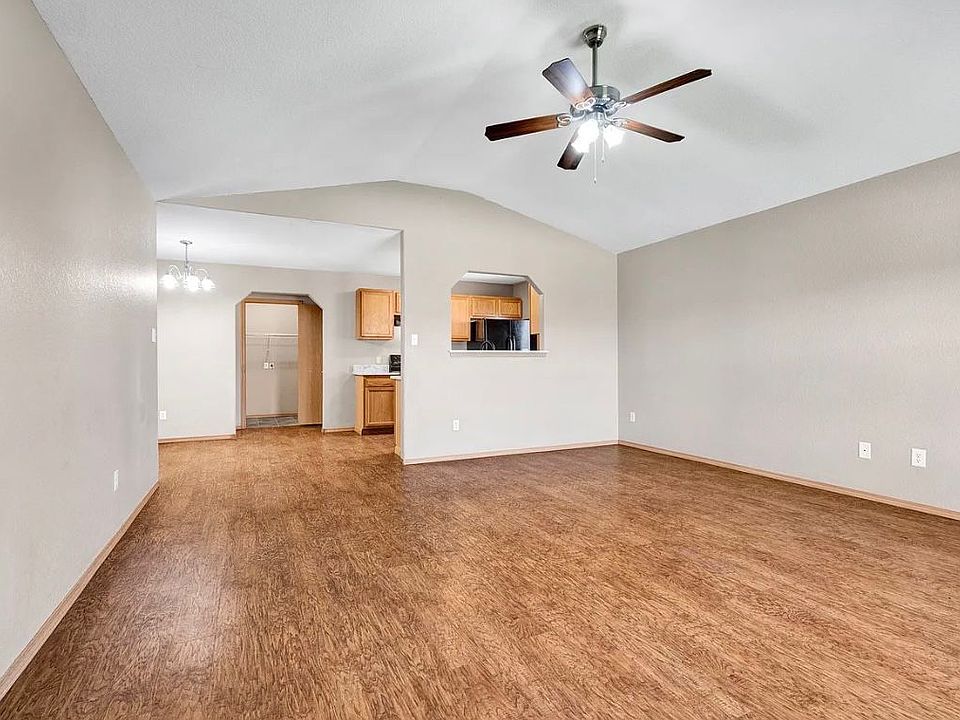 1st image of 316 Apple Valley Dr #1