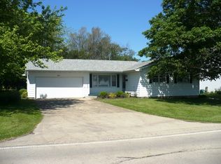 205 S Woodlawn Rd, Rochelle, IL 61068