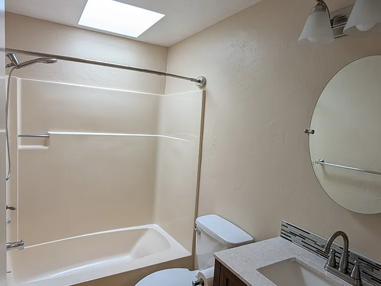 3414 Honeywood St — Photo 9