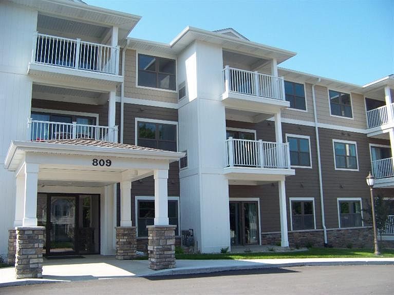1st image of 809 7th Ave N APT 105