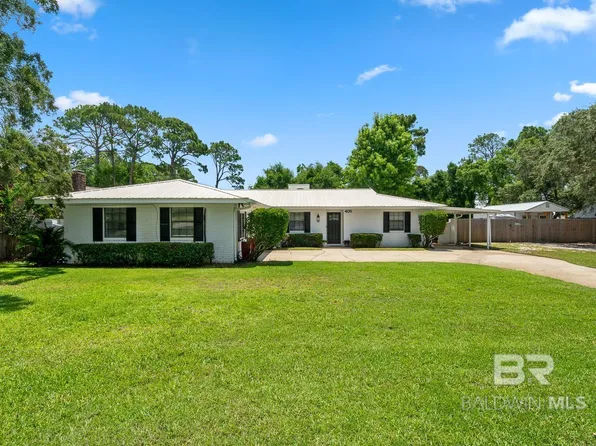405 Hilltop Dr, Gulf Shores, AL 36542