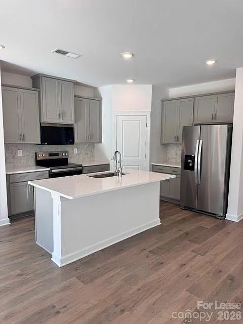 3 bed, 2.5 bath, $2,195 — Photo 2