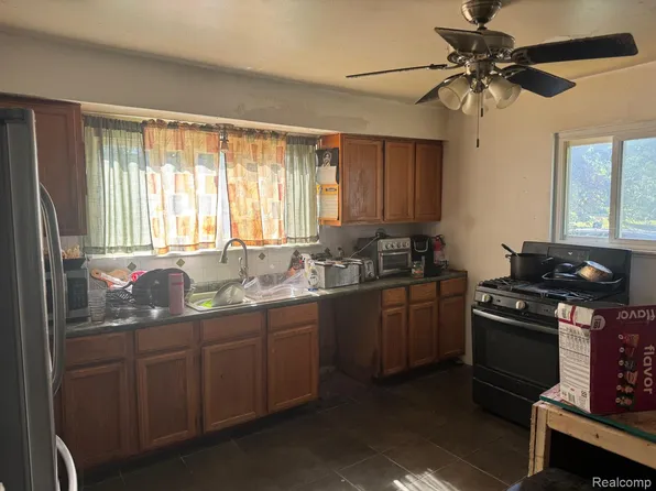 5719 Western Rd, Flint, MI 48506