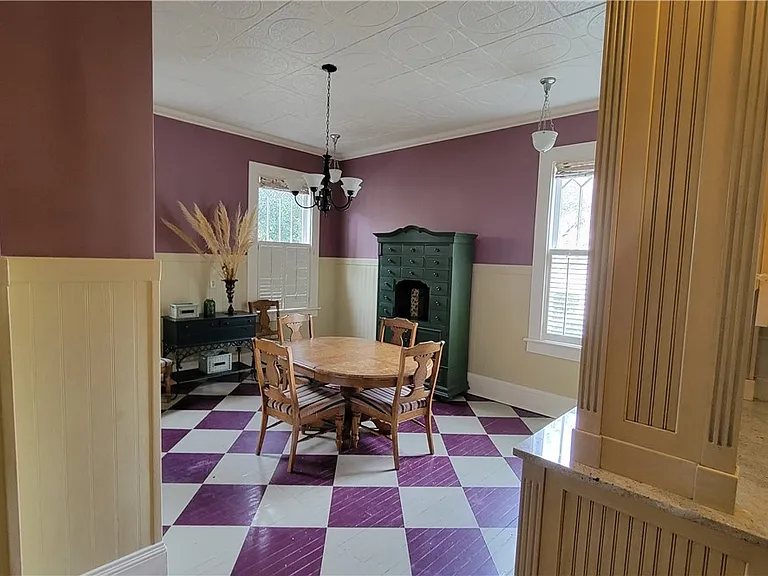 920 E Victory Dr — Photo 18