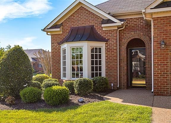 3rd image of 5001 Parkcrest Ct