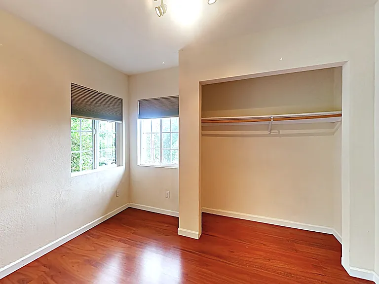 519 Napa St — Photo 7