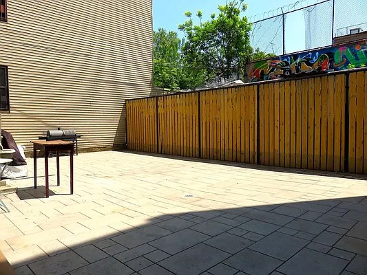 Rented by Rennit Inc. | media 73