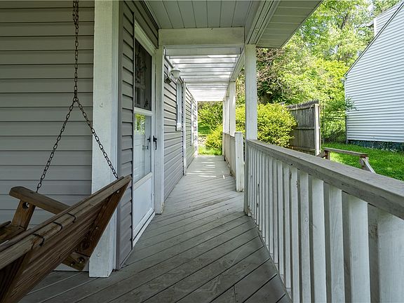 4th image of 323 Idlewood Rd