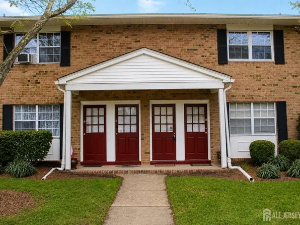 54 Garden View Ter Unit 2, Hightstown, NJ 08520