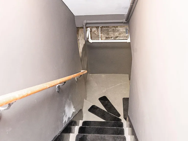 275 S Limestone St #150 — Photo 15
