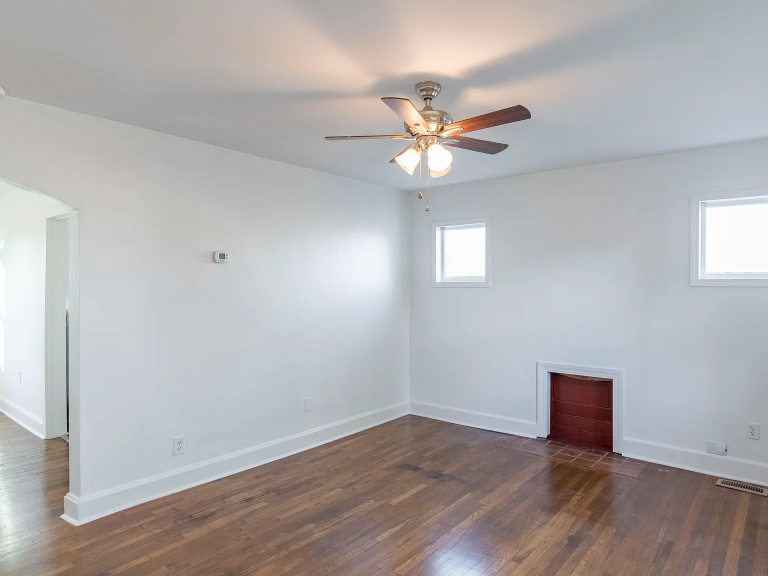 3 bed, 1231 sqft, $1,350 — Photo 2