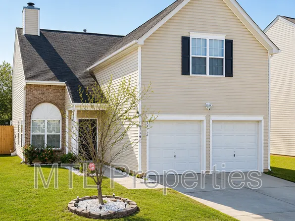 8716 Berrybrook Ln, Charlotte, NC 28269