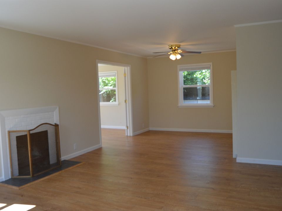 1st image of 960 Maddux Dr