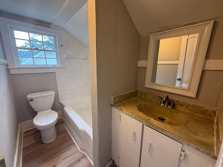 102 Parkview St W — Photo 5