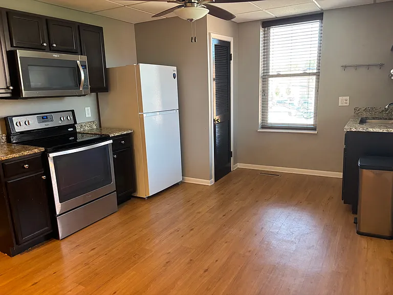 4072 Erie St #1 — Photo 3
